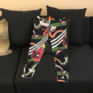 ADIDAS NWOT LARGE MULTICOLORED LEGGINGS NEW NO TAG